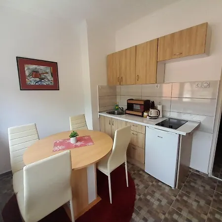 Trg Apartment *